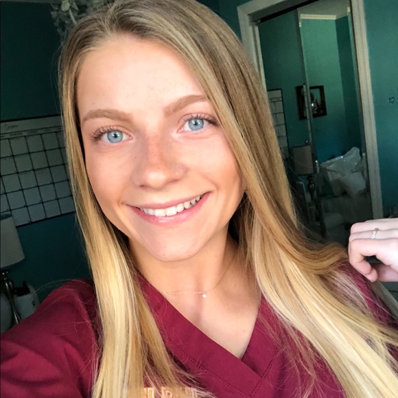 Meet your Posher, Danielle - Picture 1 of 1